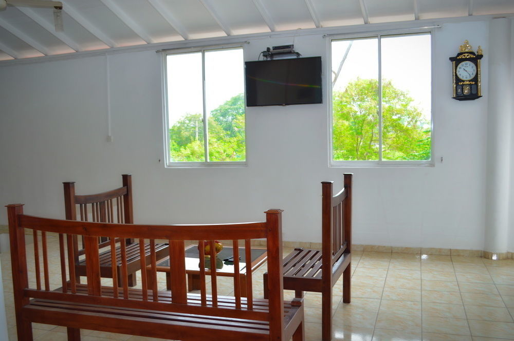 Hotel Empryean Katunayaka Ngoại thất bức ảnh