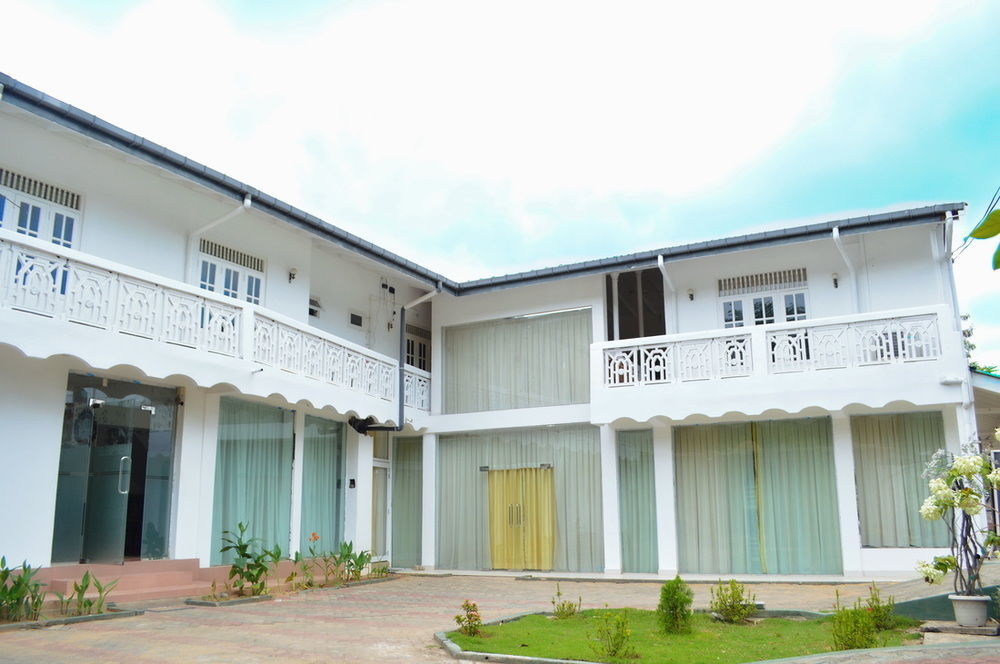 Hotel Empryean Katunayaka Ngoại thất bức ảnh