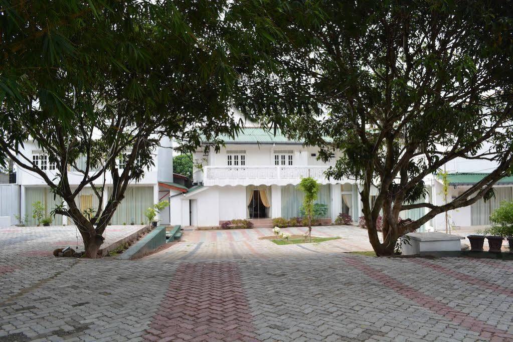 Hotel Empryean Katunayaka Ngoại thất bức ảnh