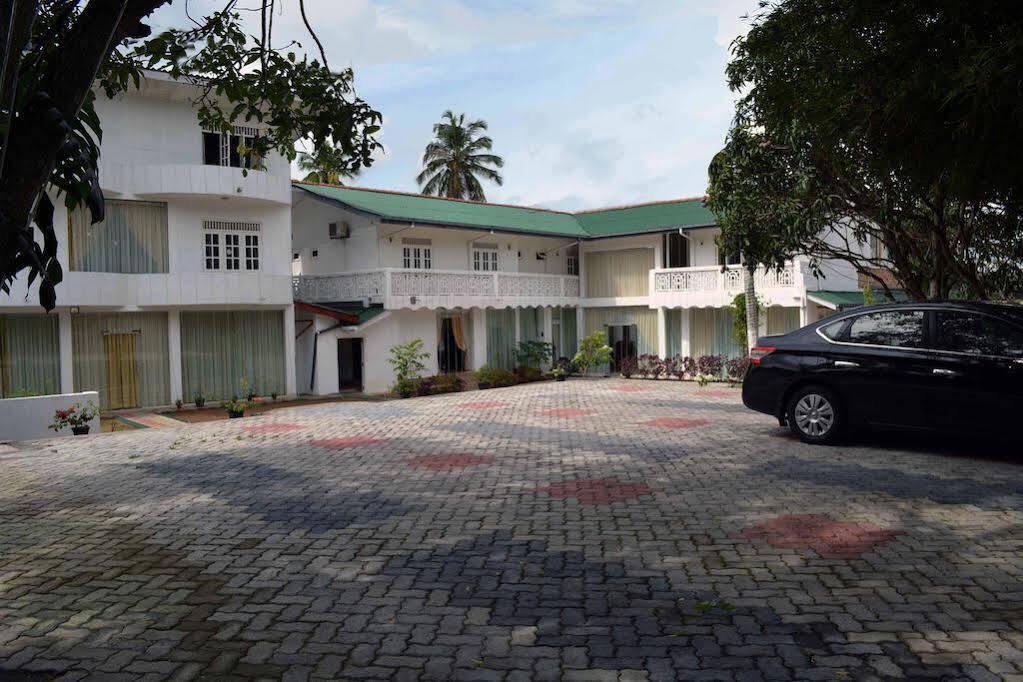 Hotel Empryean Katunayaka Ngoại thất bức ảnh