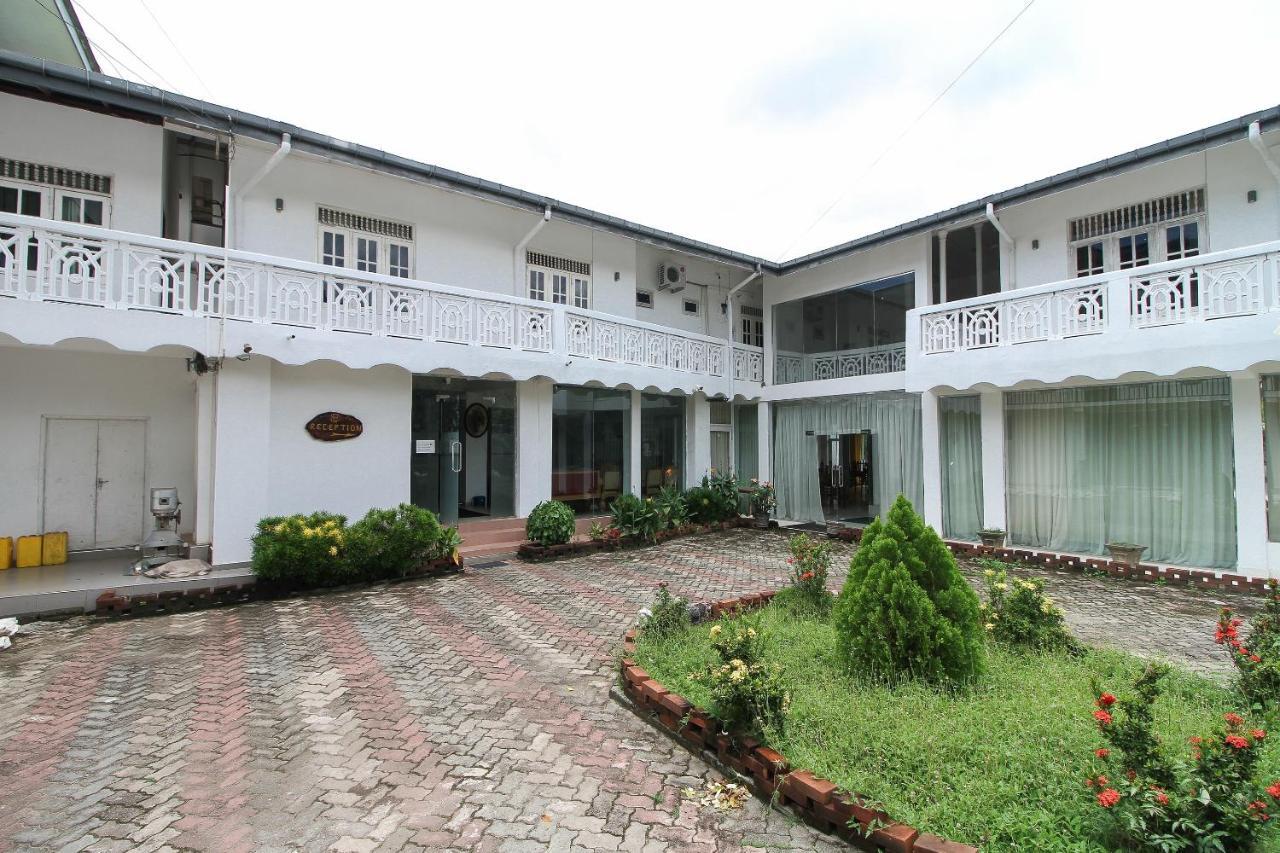 Hotel Empryean Katunayaka Ngoại thất bức ảnh