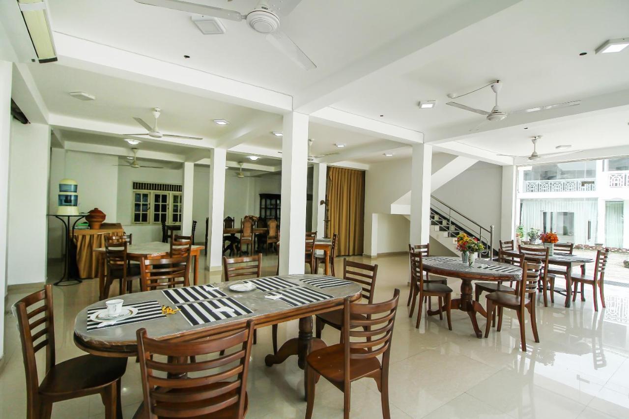 Hotel Empryean Katunayaka Ngoại thất bức ảnh
